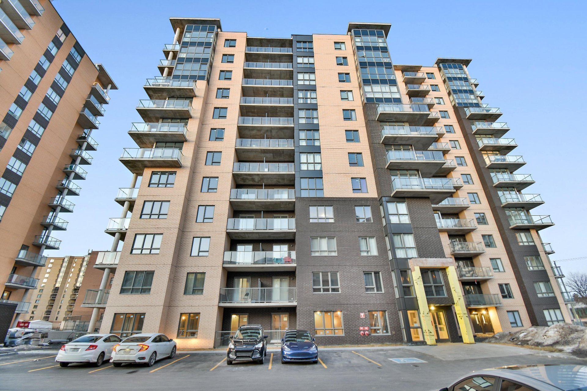 8125 Boul. St-Laurent — photo 1