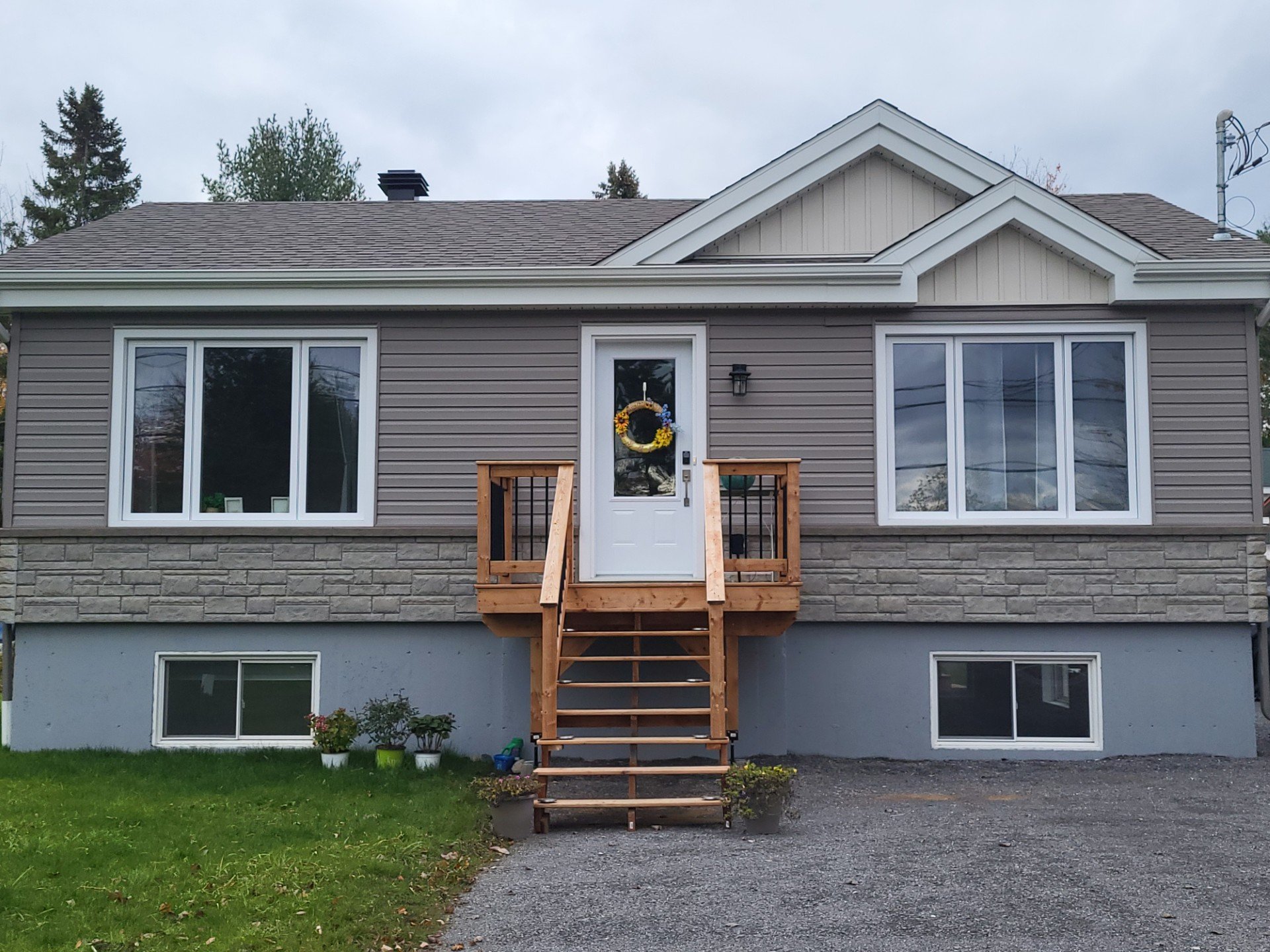 1844 Ch. Lakeshore — photo 1