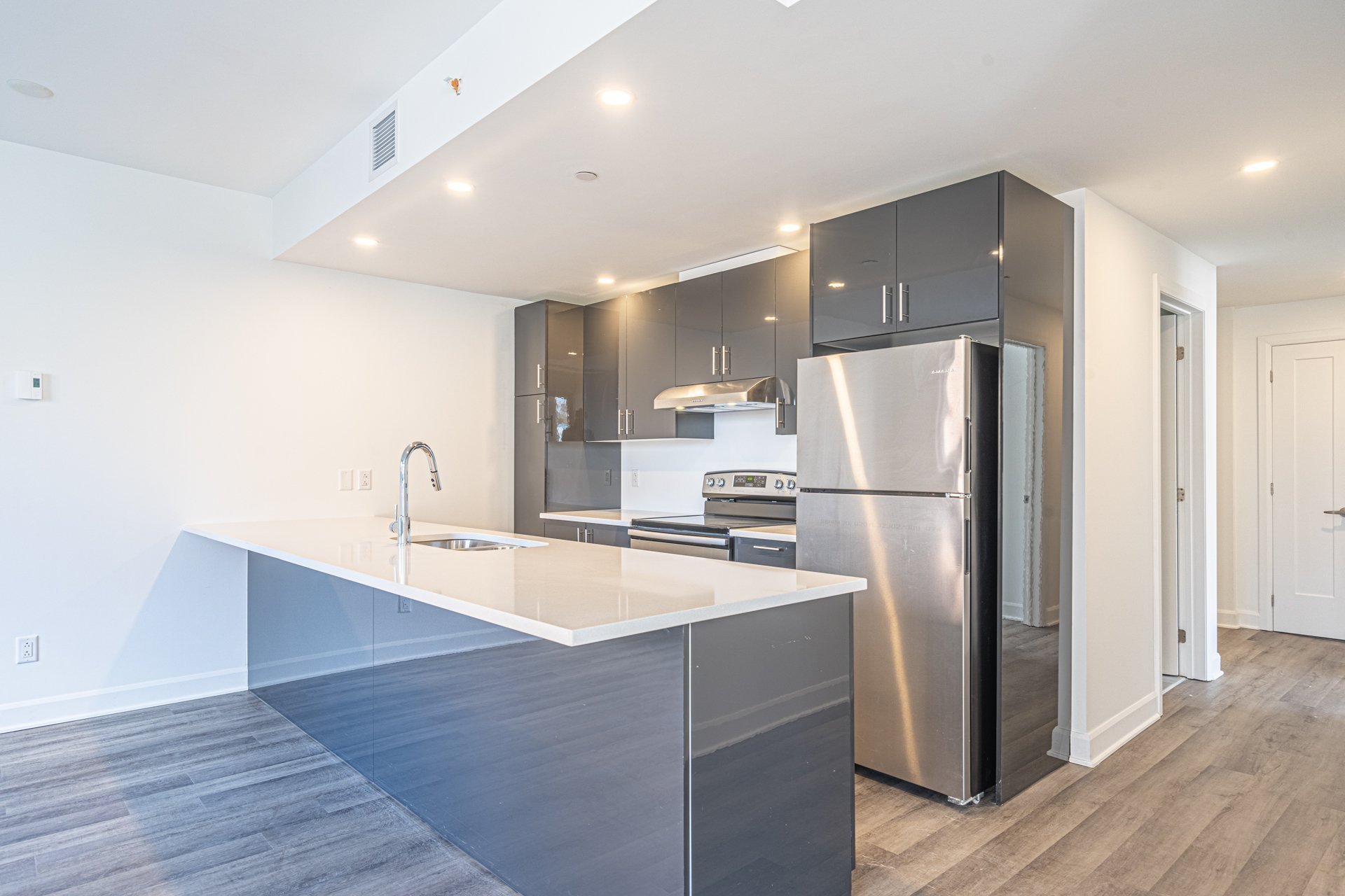 8115 Boul. St-Laurent — photo 3