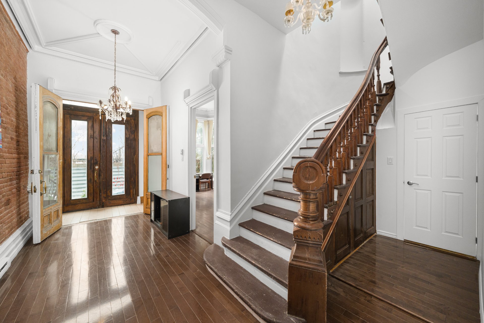 1463 Av. Argyle — photo 3