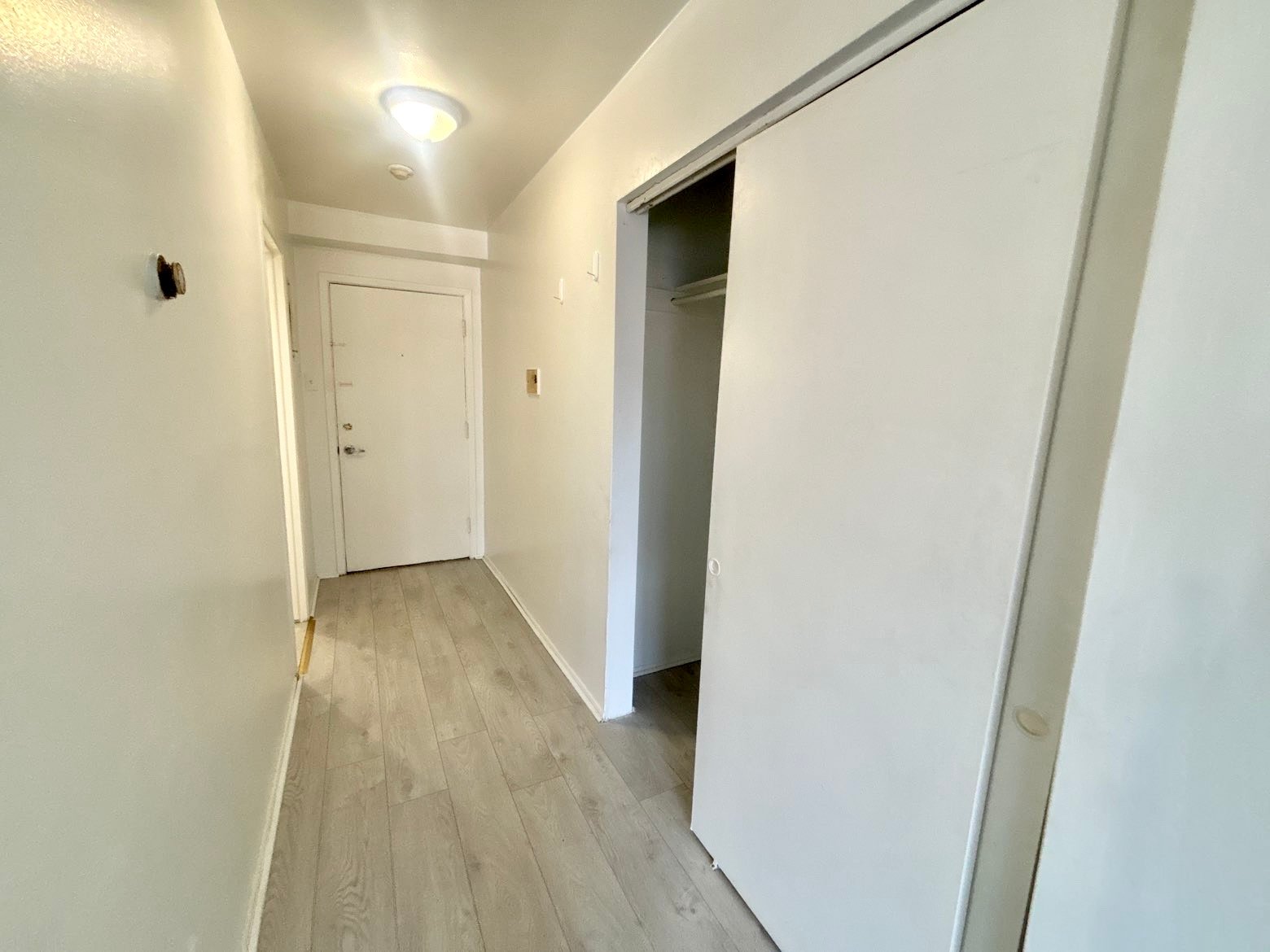 950 Av. Ste-Croix — photo 3