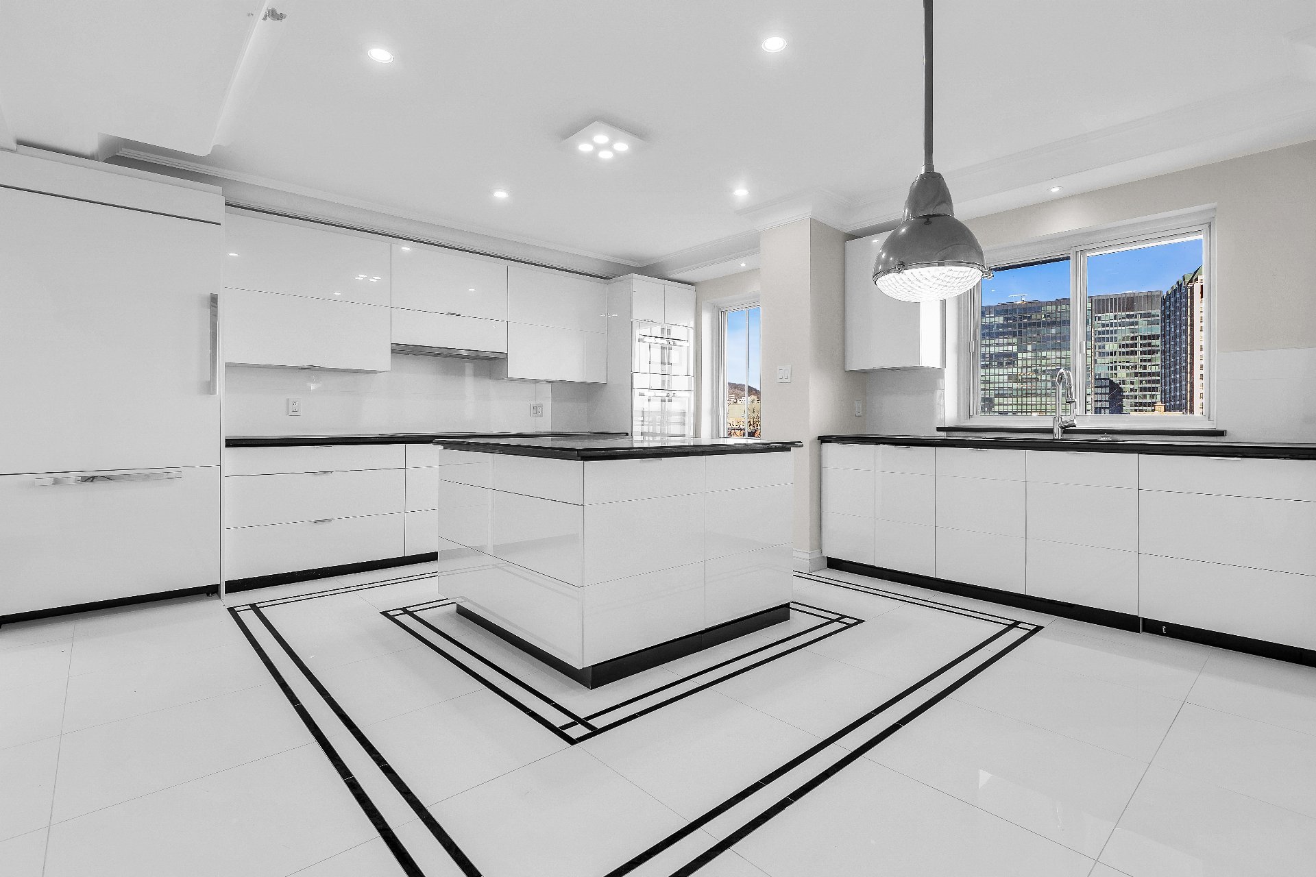 250 Av. Clarke — photo 1
