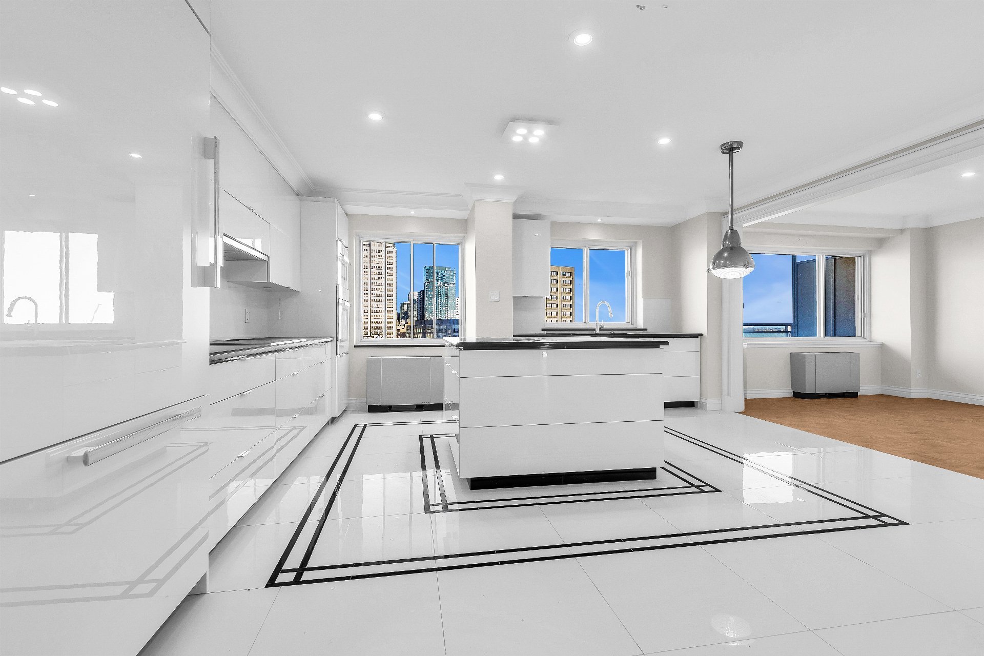 250 Av. Clarke — photo 2