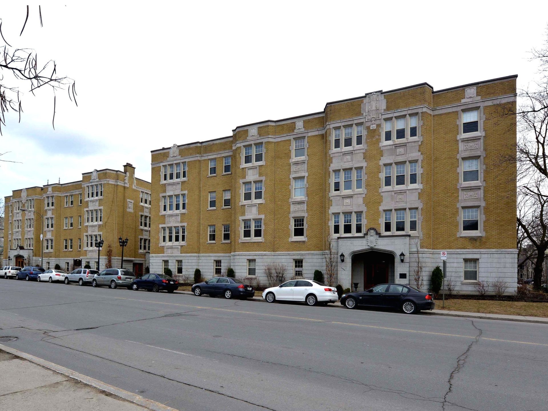 4330 Rue Sherbrooke O. — photo 1