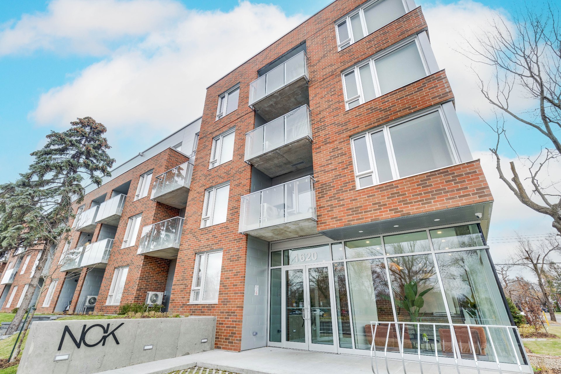 1620 Boul. de la Côte-Vertu — photo 1