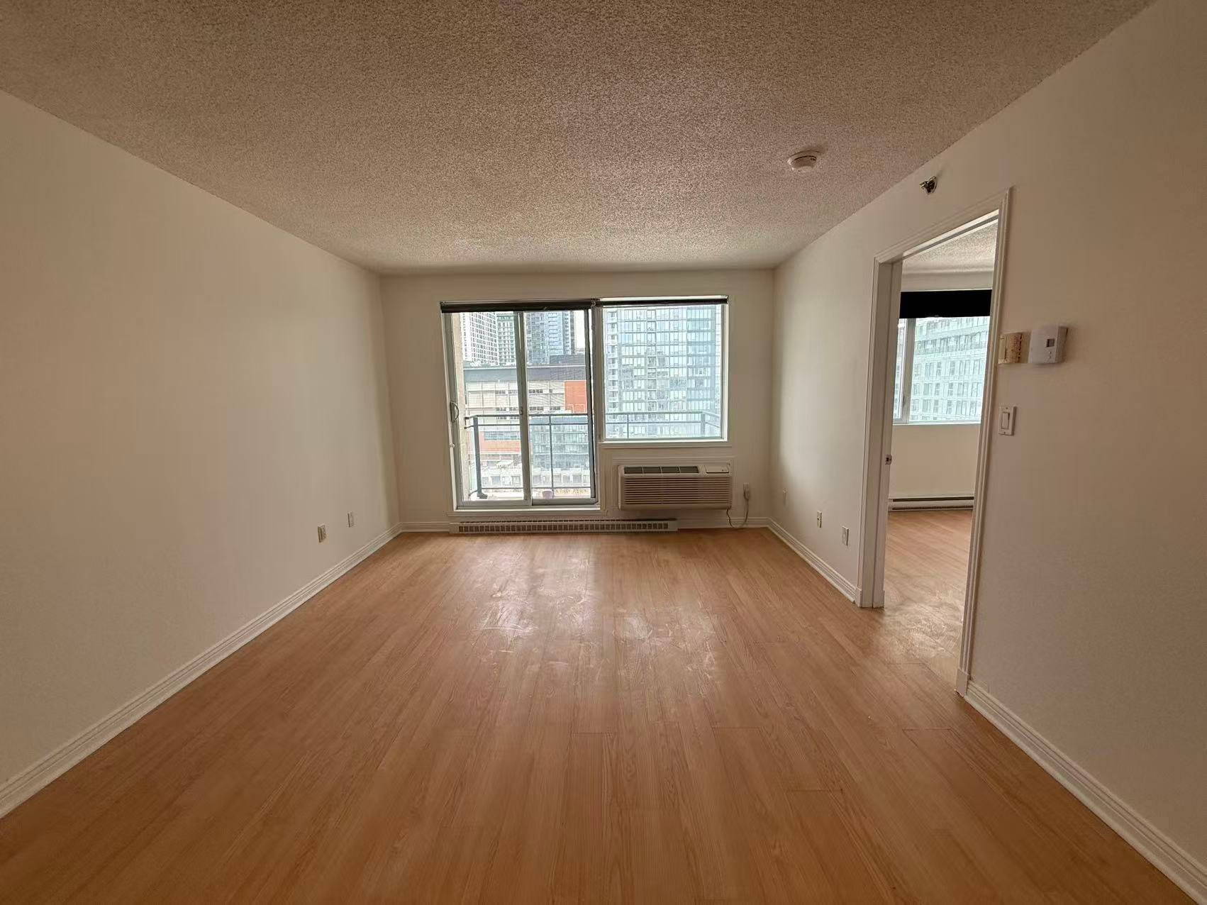 1200 Rue St-Jacques — photo 2