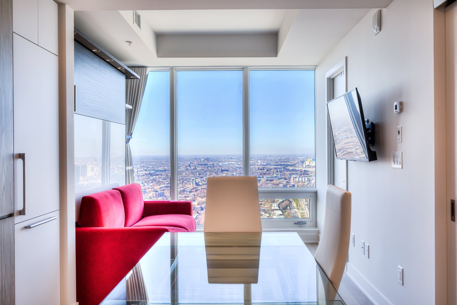 1288 Rue St-Antoine O. — photo 1