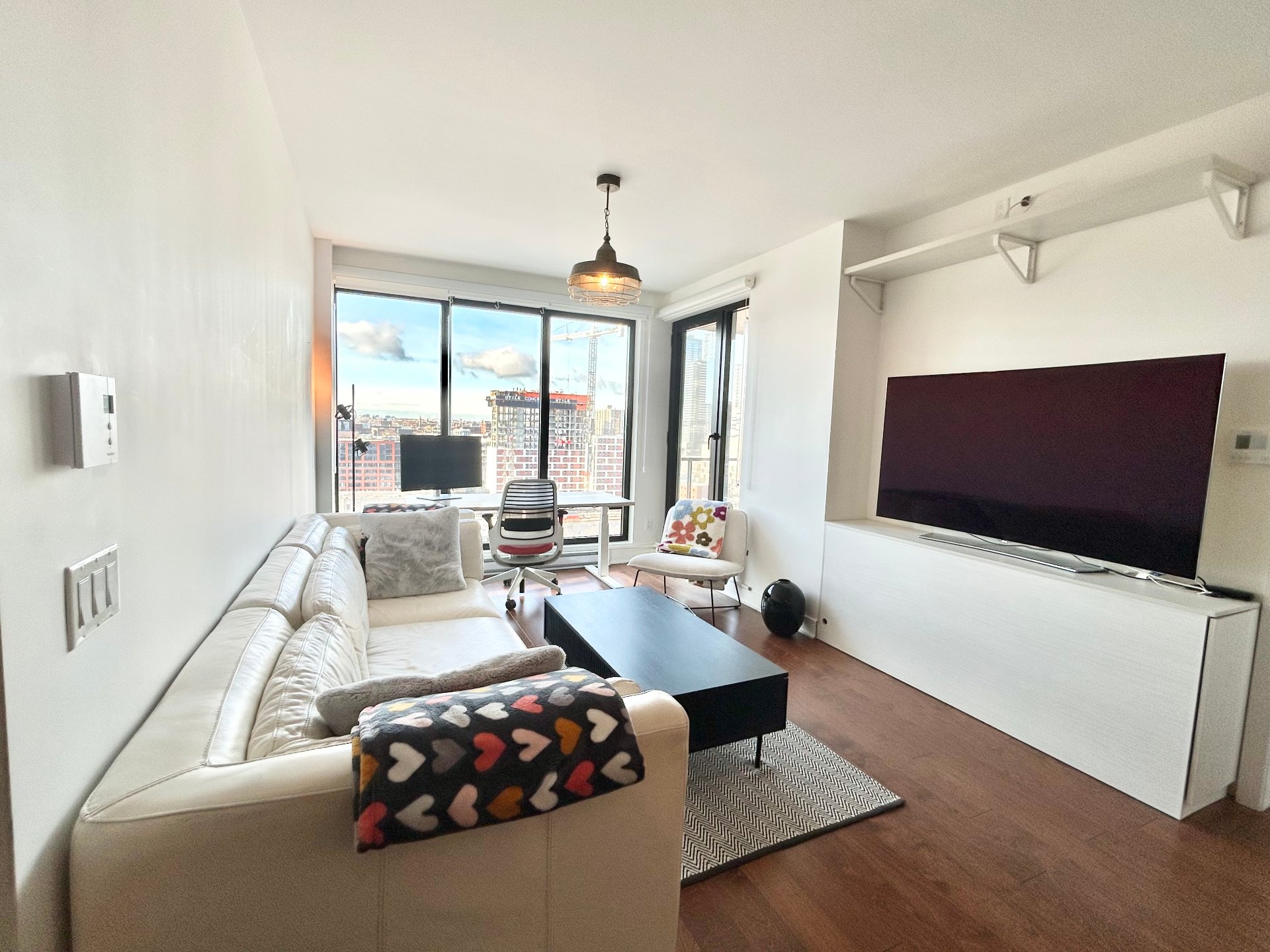 738 Rue St-Paul O. — photo 2