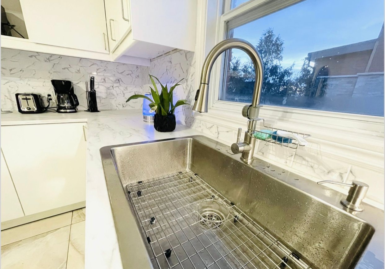 5742 Av. Auteuil — photo 3
