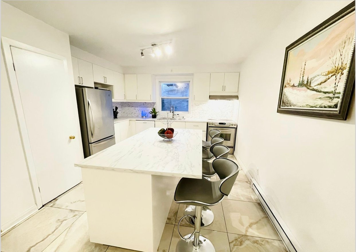 5742 Av. Auteuil — photo 1
