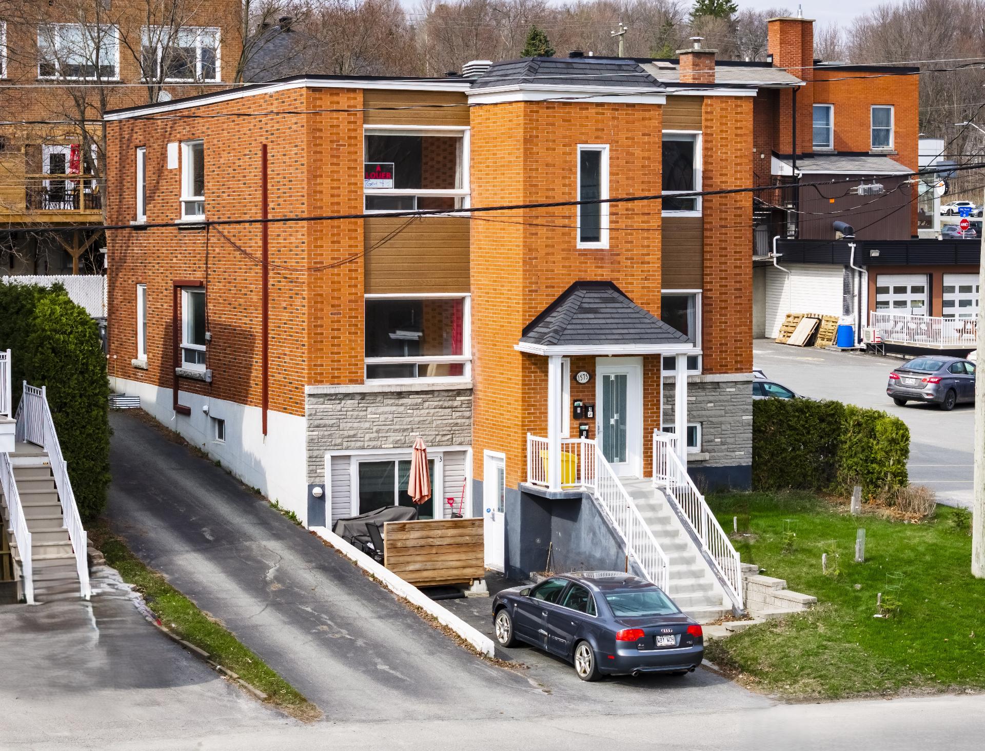 1575 Rue Marcil — photo 1