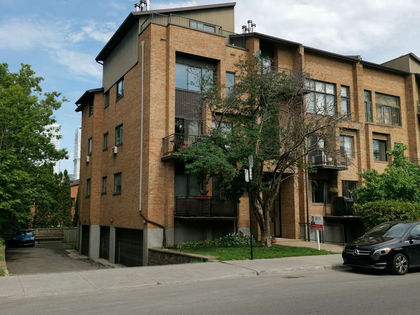 1501 Rue Notre-Dame O. — photo 1