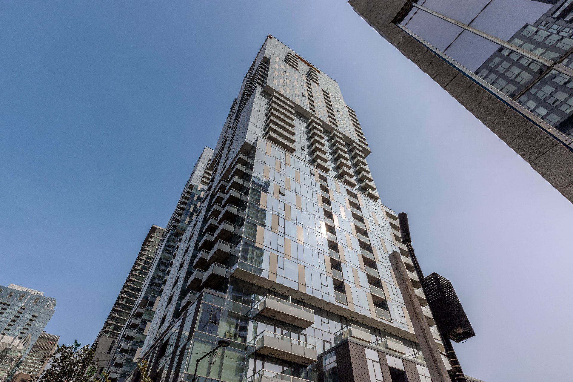 1450 Boul. René-Lévesque O. — photo 1