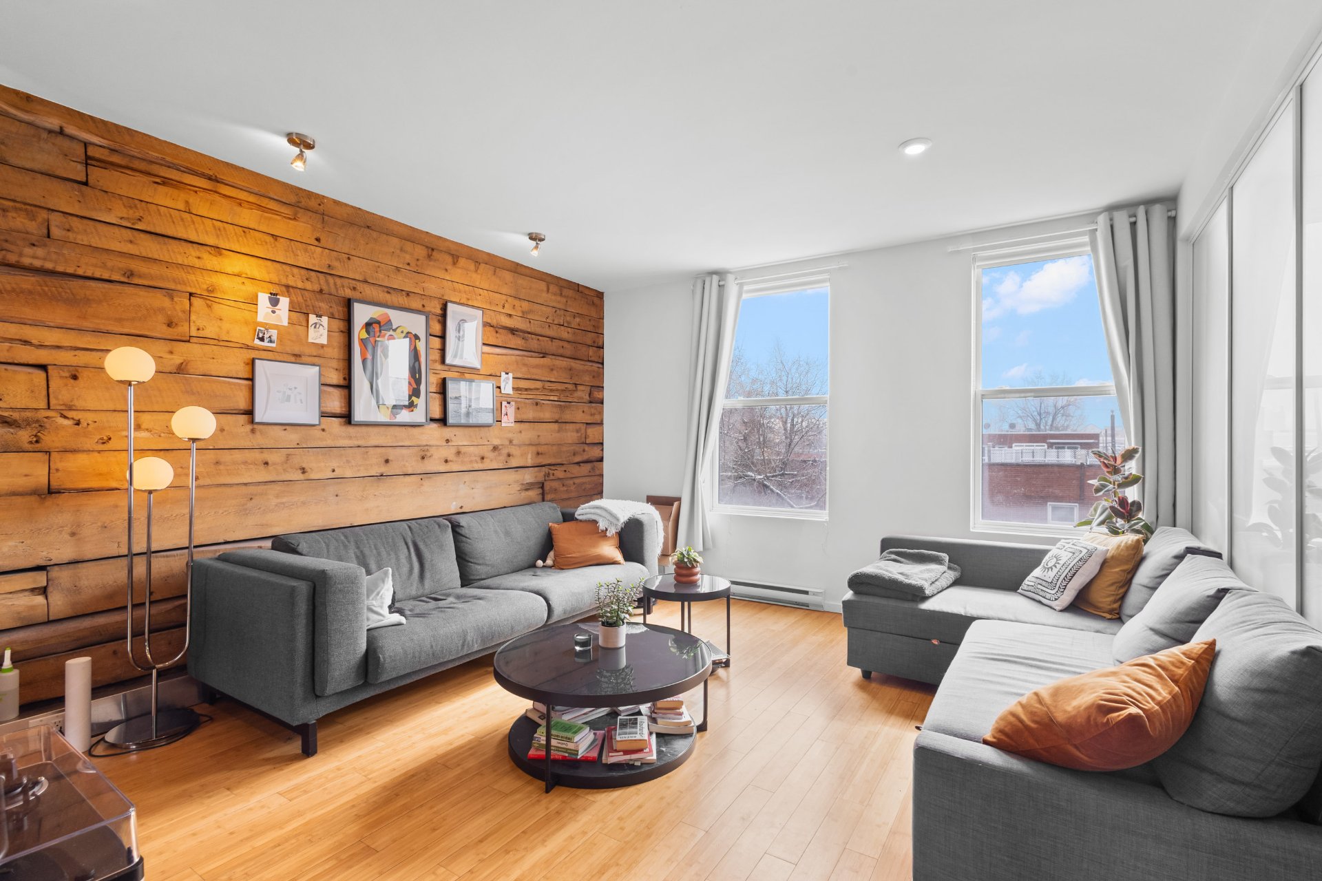 6397 Boul. St-Laurent — photo 1