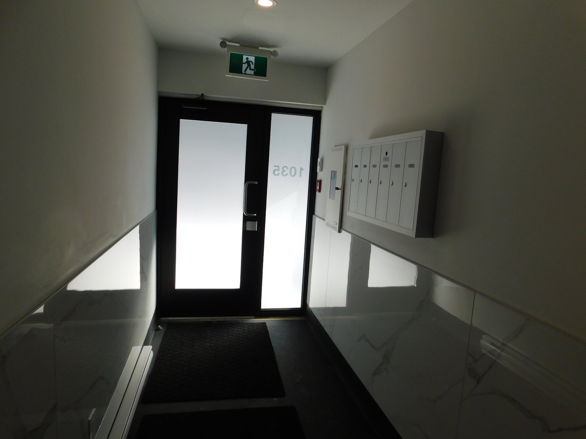 1035 Rue de Liège O. — photo 2