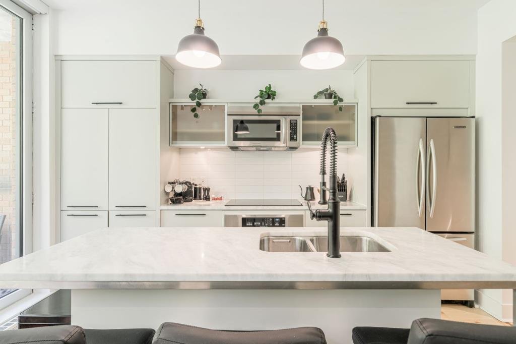 363 Rue St-Hubert — photo 3