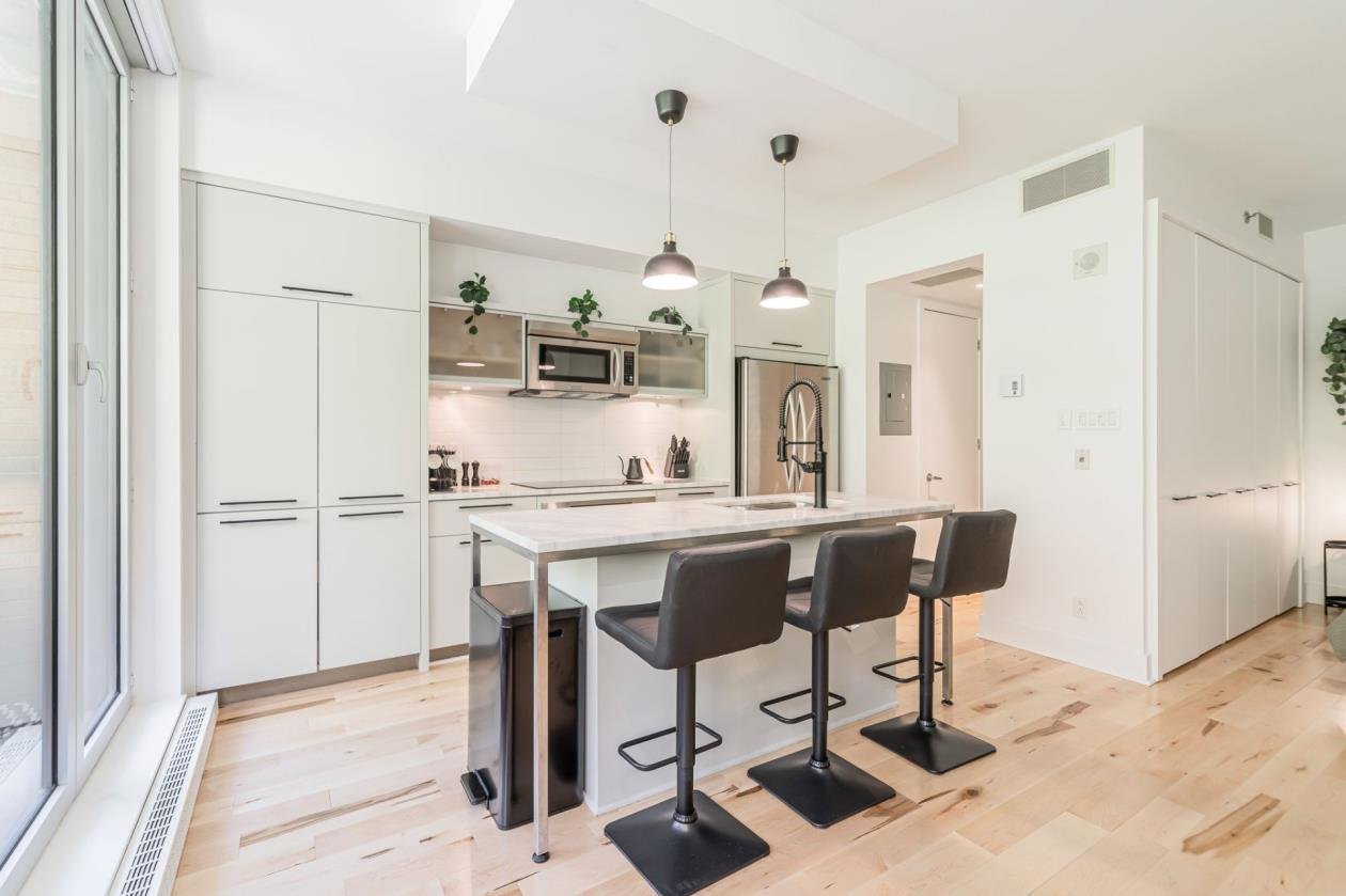 363 Rue St-Hubert — photo 1