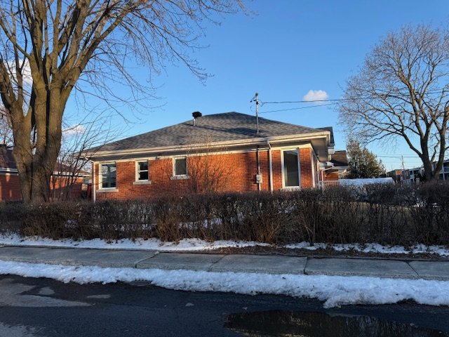 951 Av. Champagnat — photo 2