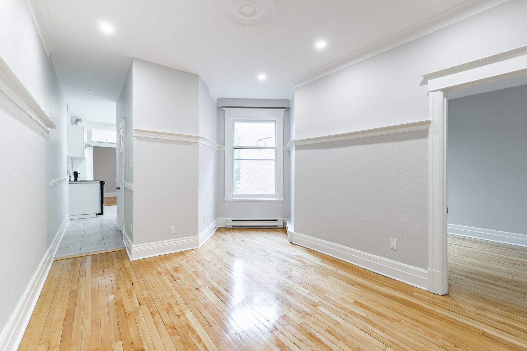 1163 Av. Van Horne — photo 3