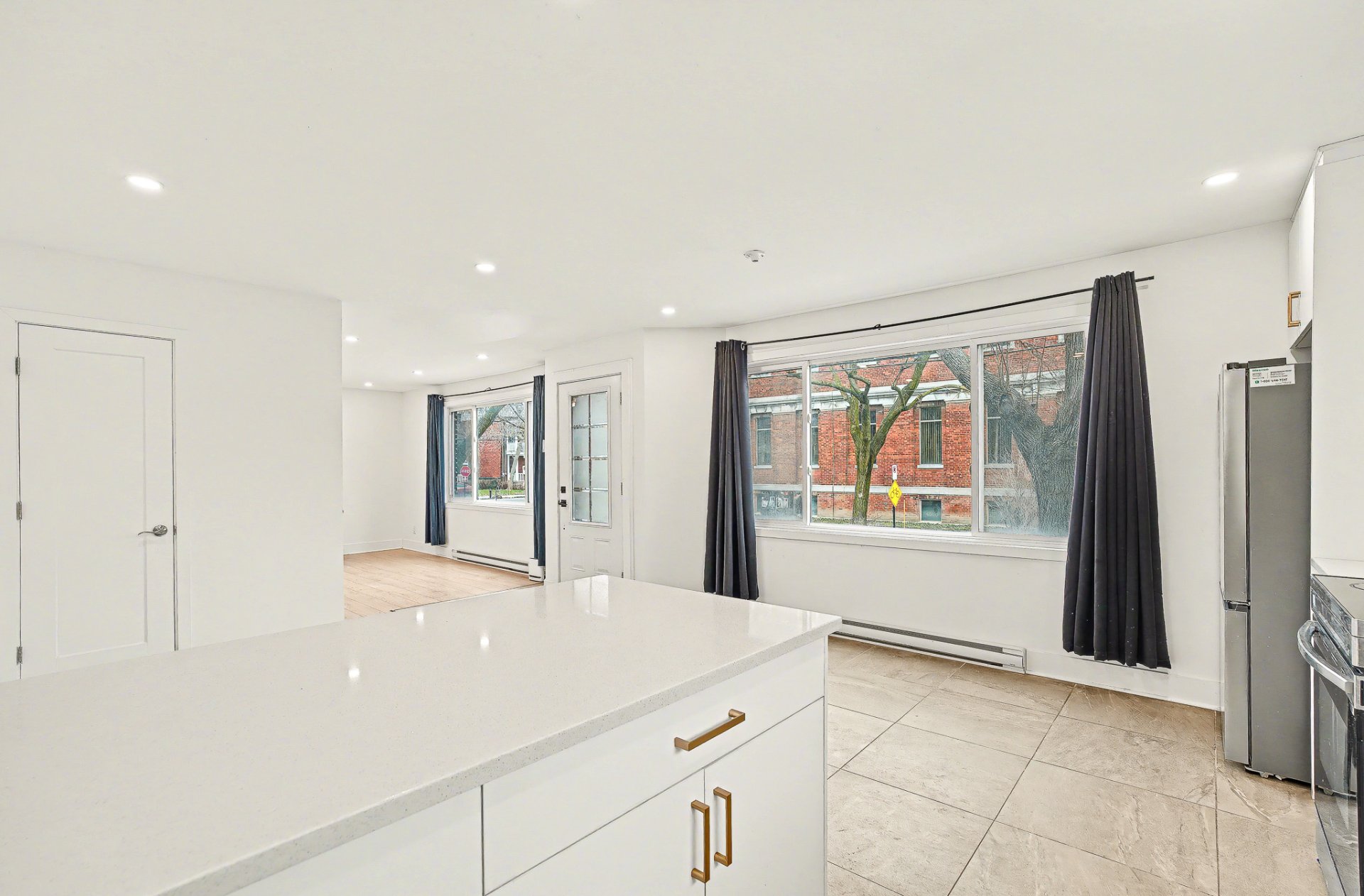 1392 Rue Decelles — photo 3