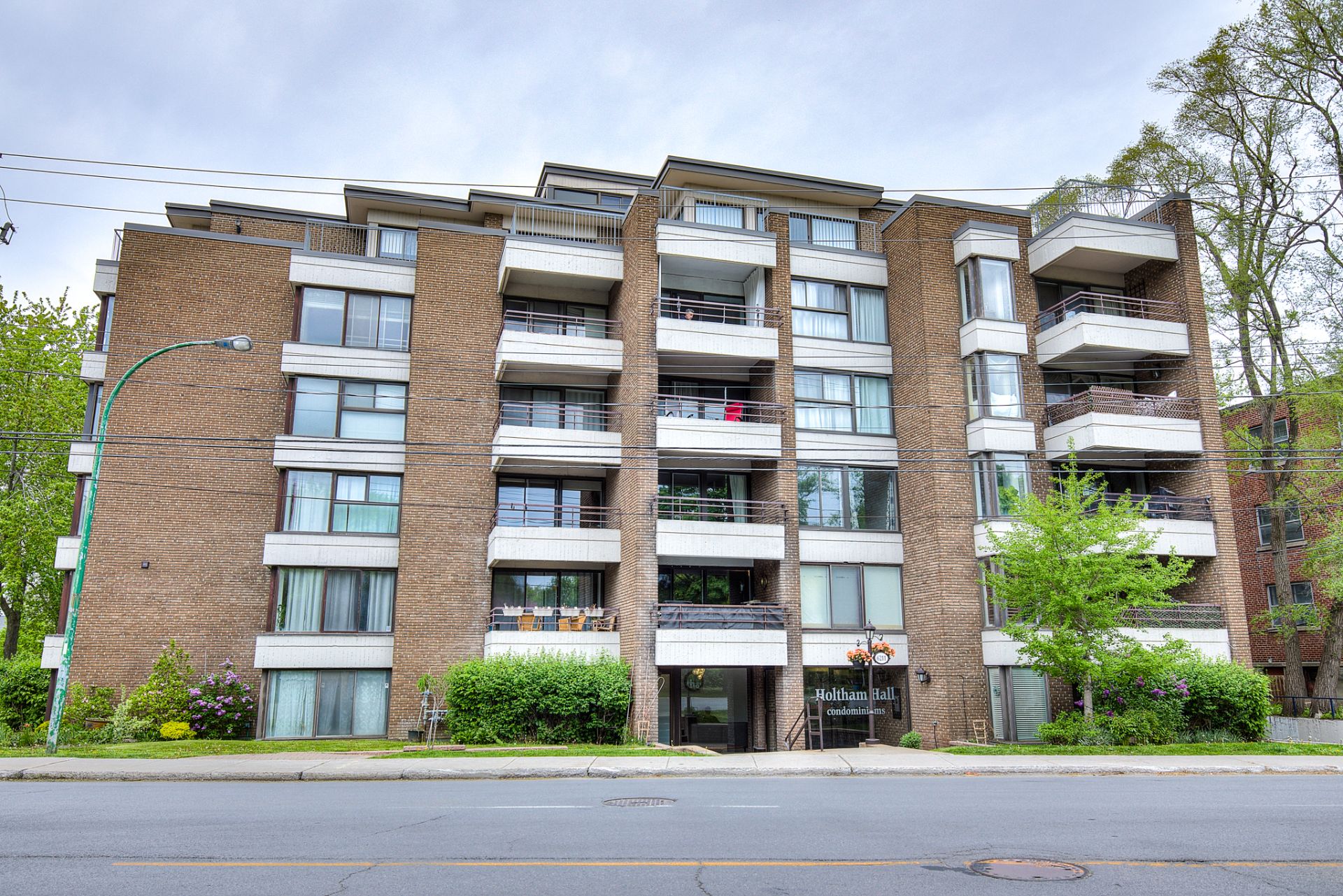 6211 Ch. de la Côte-St-Luc — photo 2