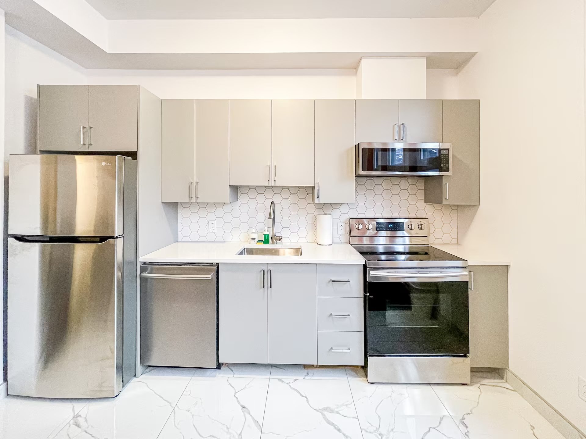 1672 Rue St-Denis — photo 3