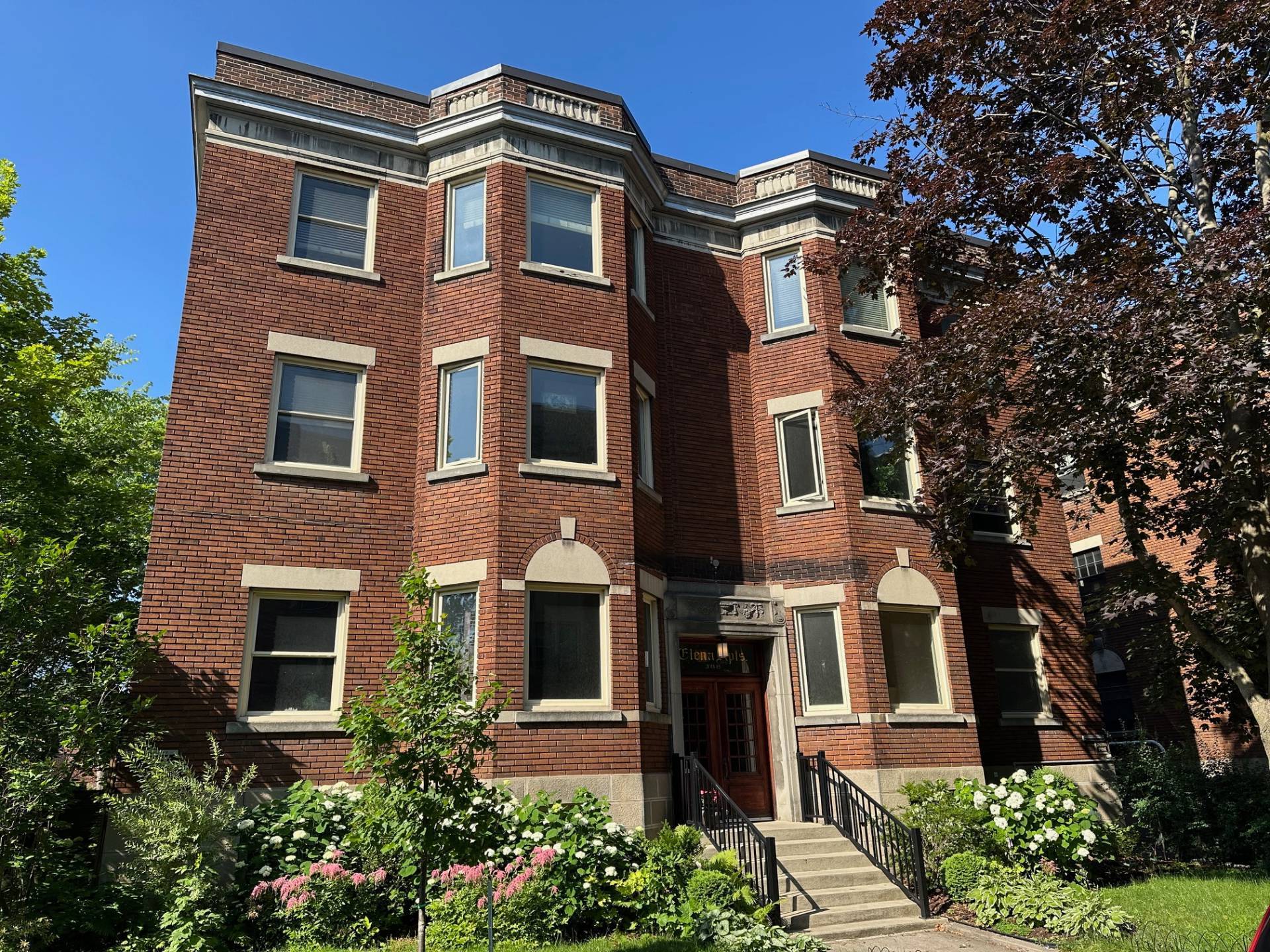 388 Av. Olivier — photo 1