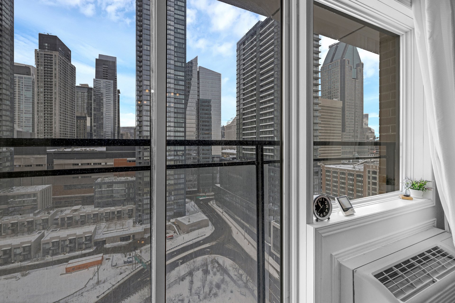 1200 Rue St-Jacques — photo 3