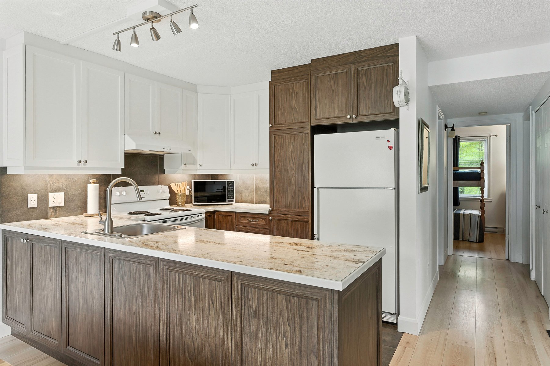 807 Ch. des Éperviers — photo 3