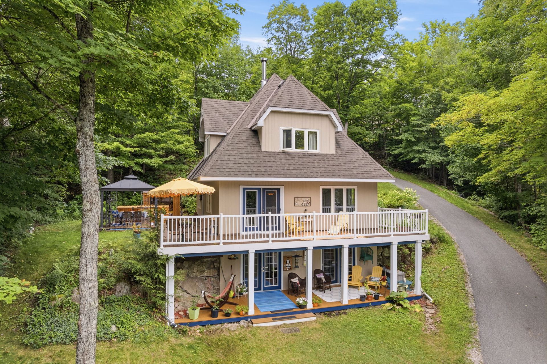 One-and-a-half-storey house 234 Ch. du Lac-Grand, Val-des-Monts