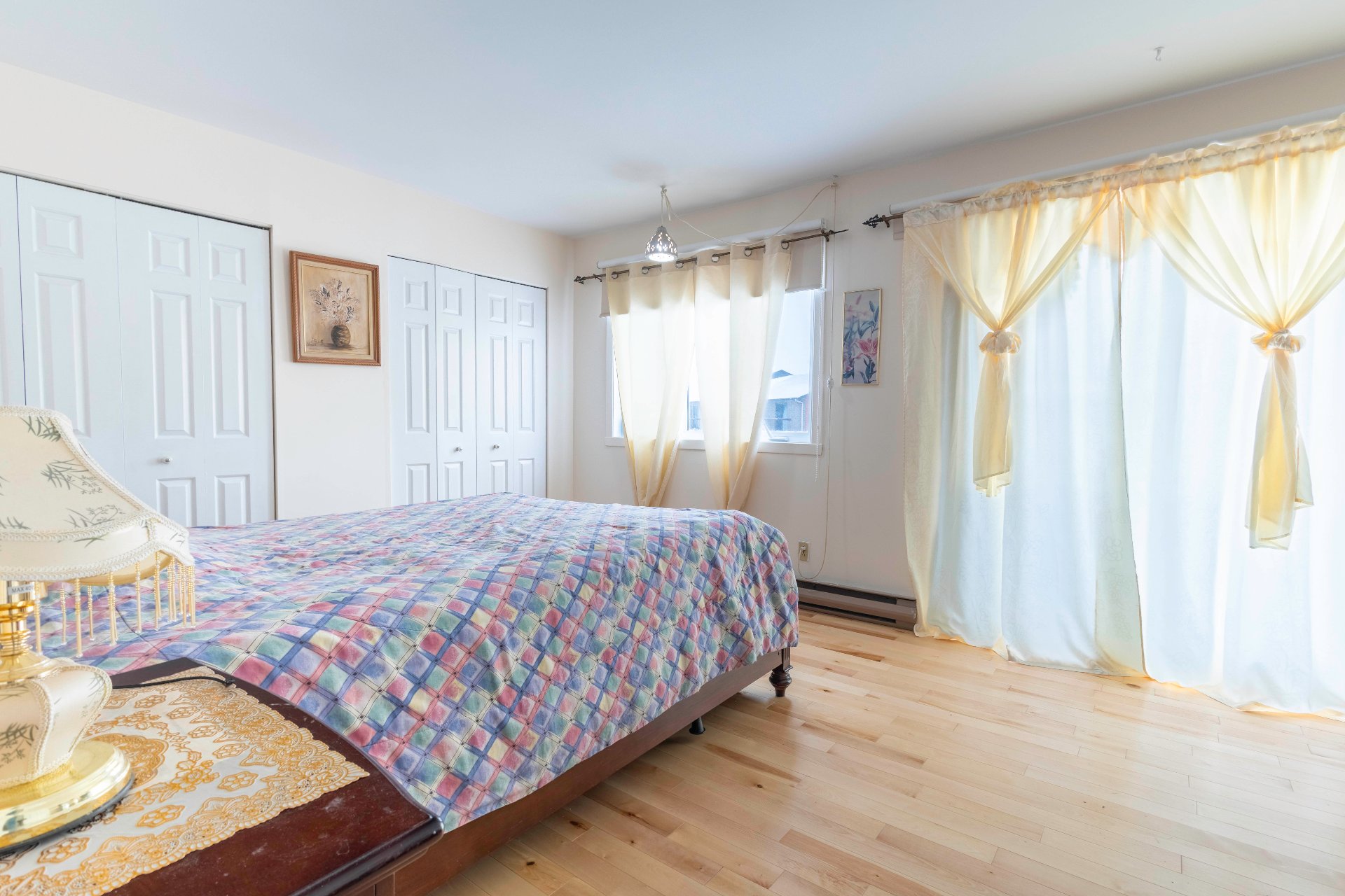 537 Rue Montpetit