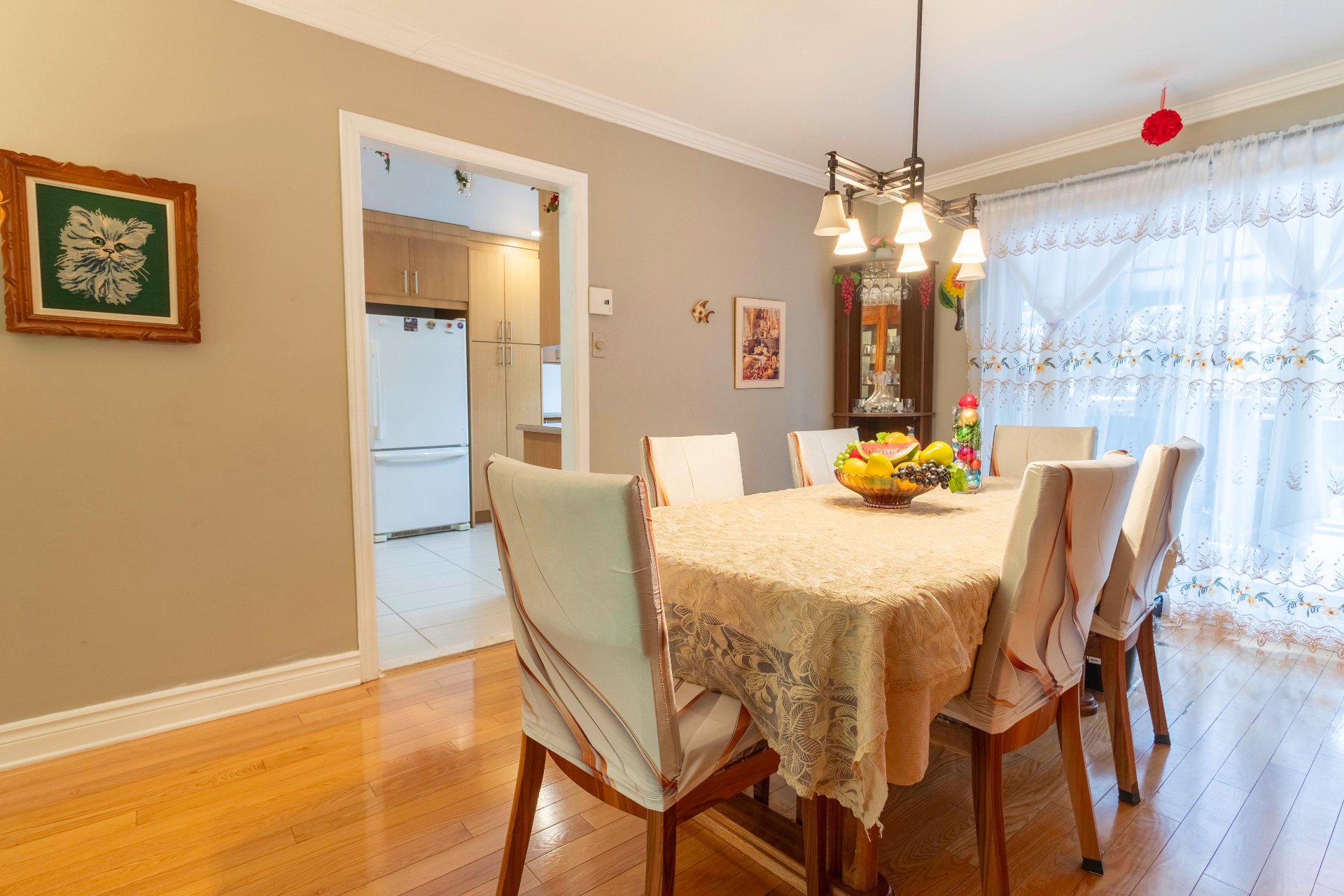 537 Rue Montpetit