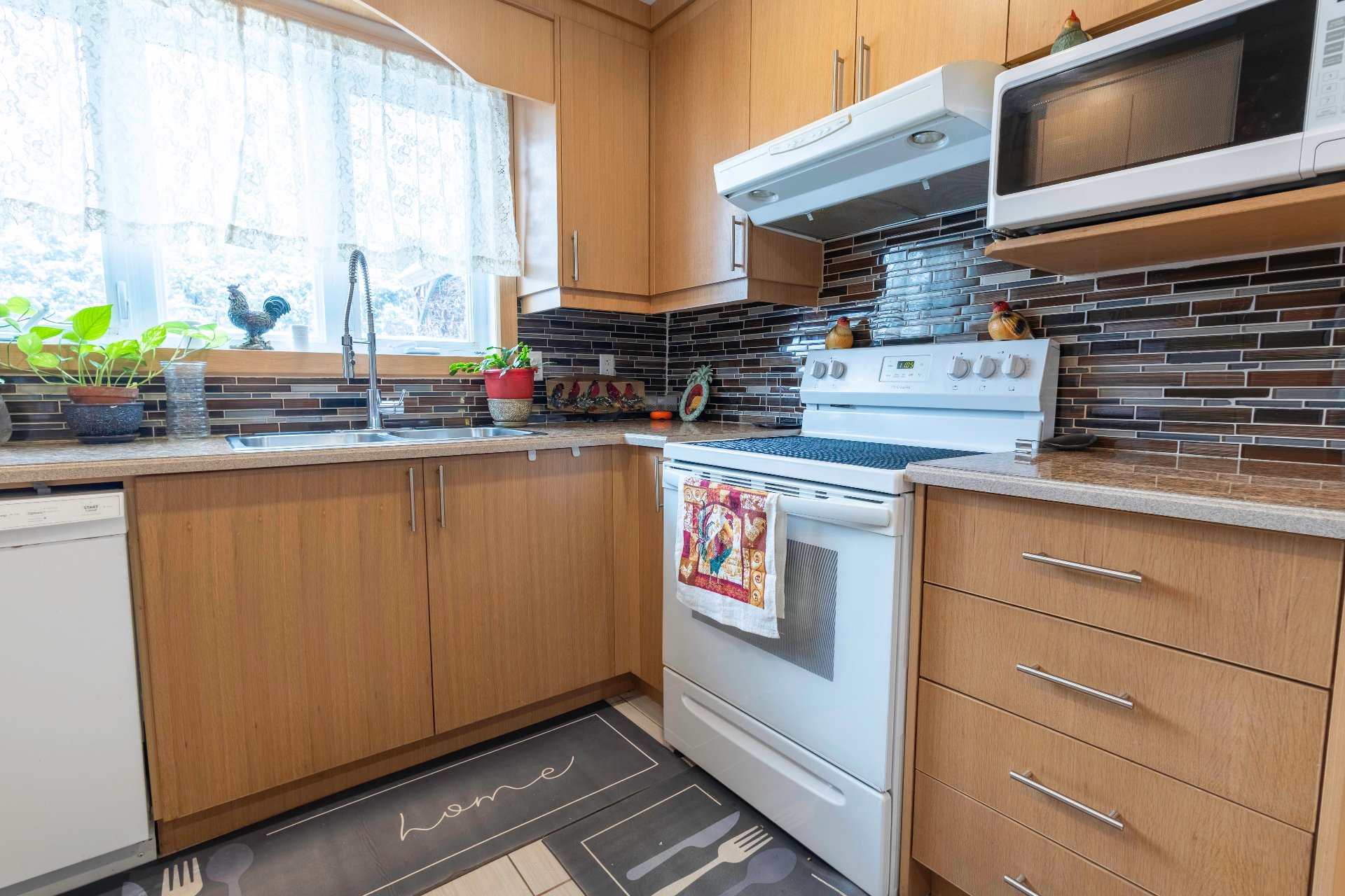 537 Rue Montpetit