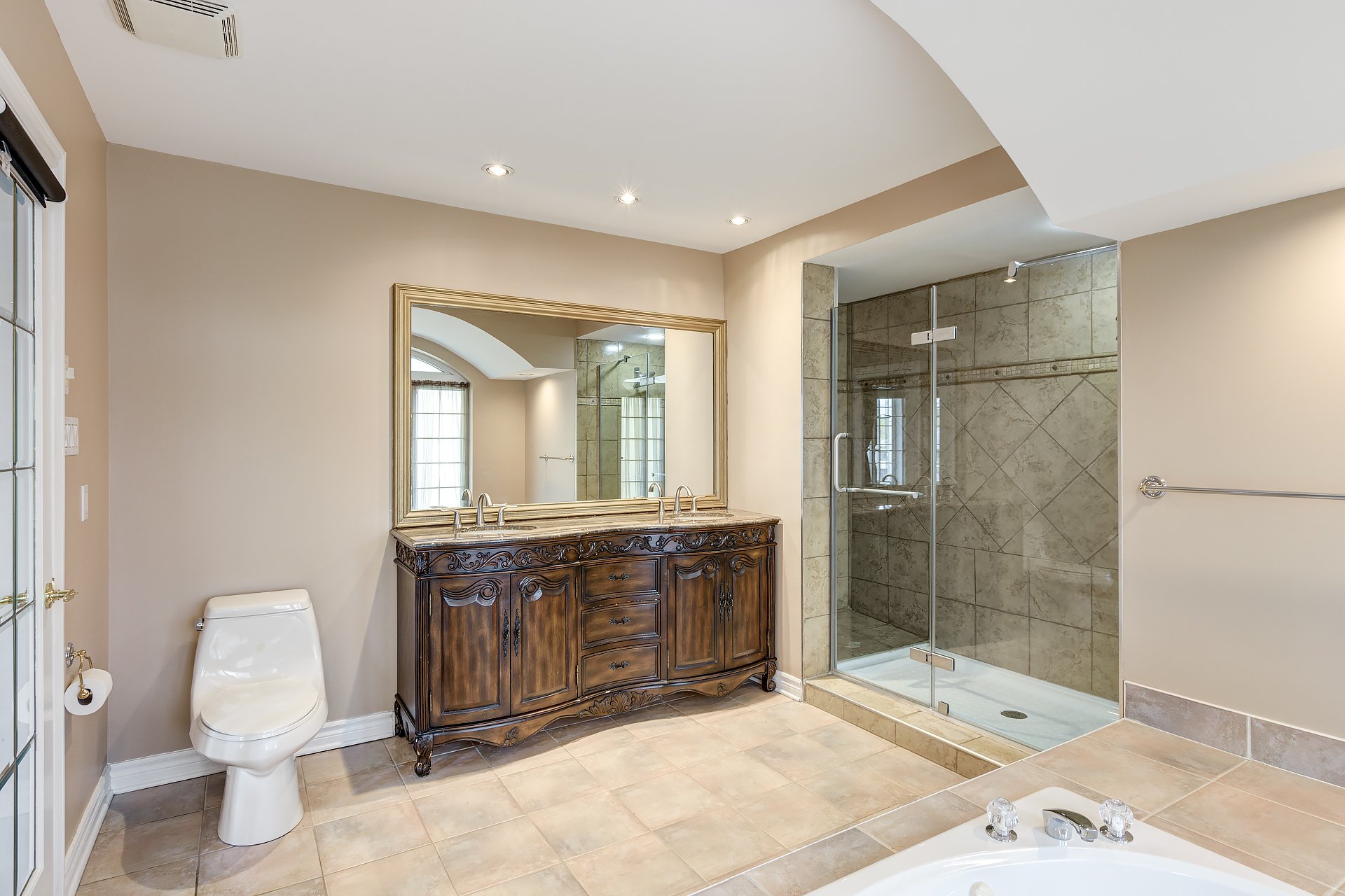 Ensuite bathroom