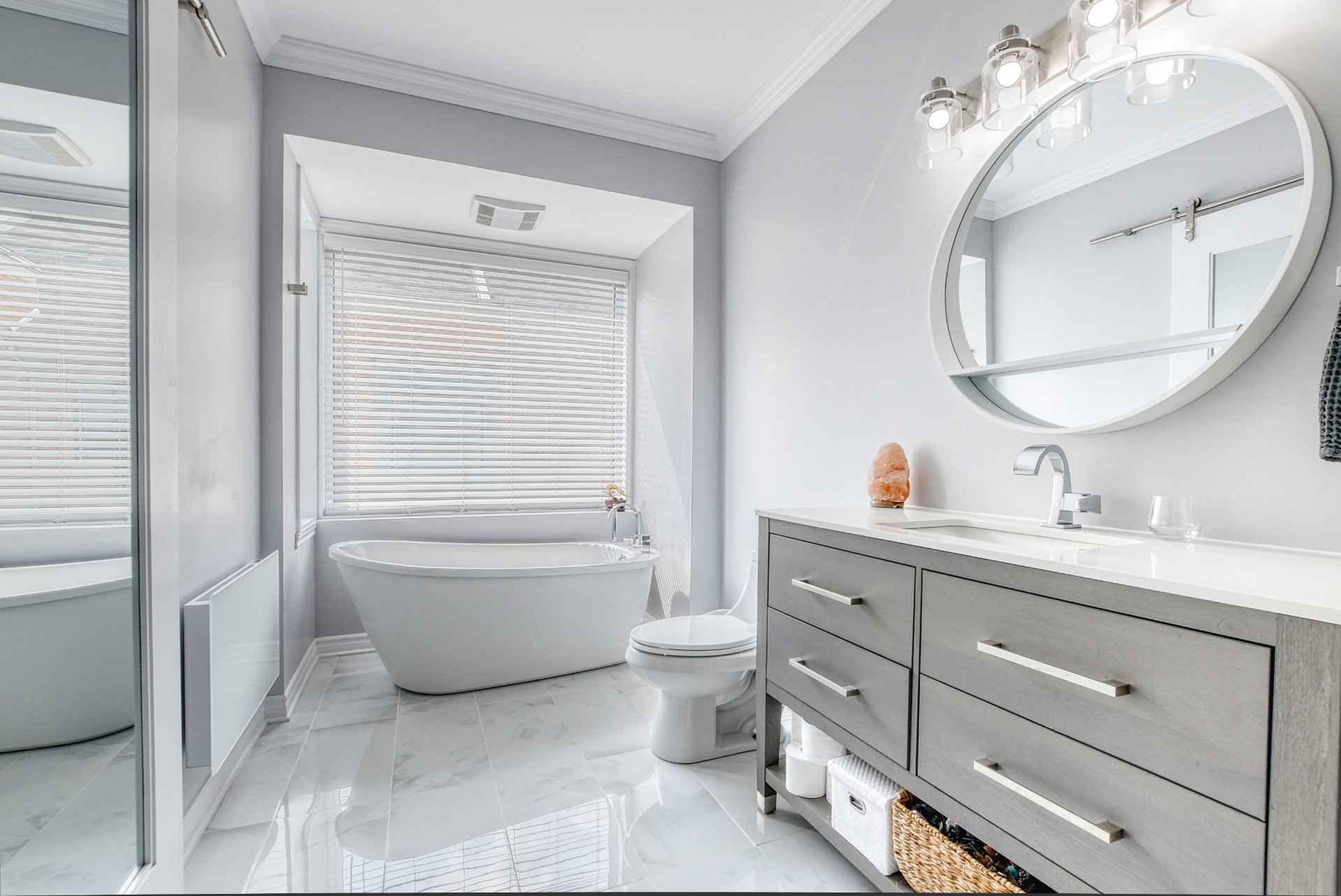 Ensuite bathroom