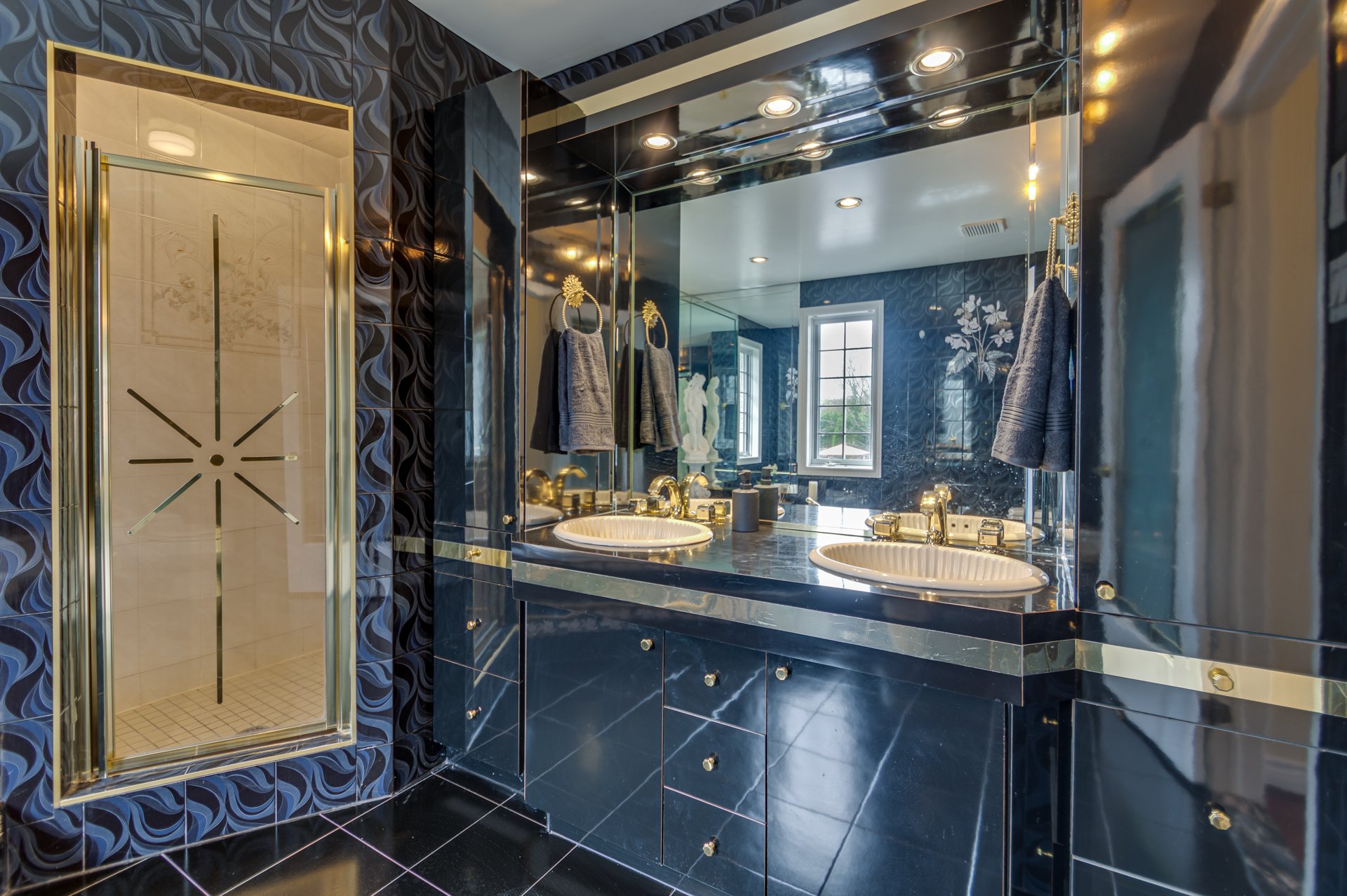 Ensuite bathroom