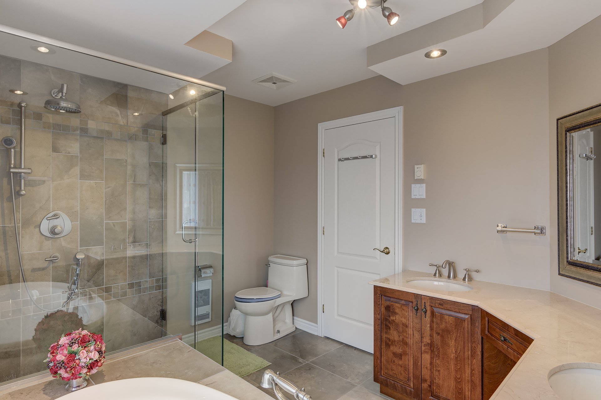 Ensuite bathroom