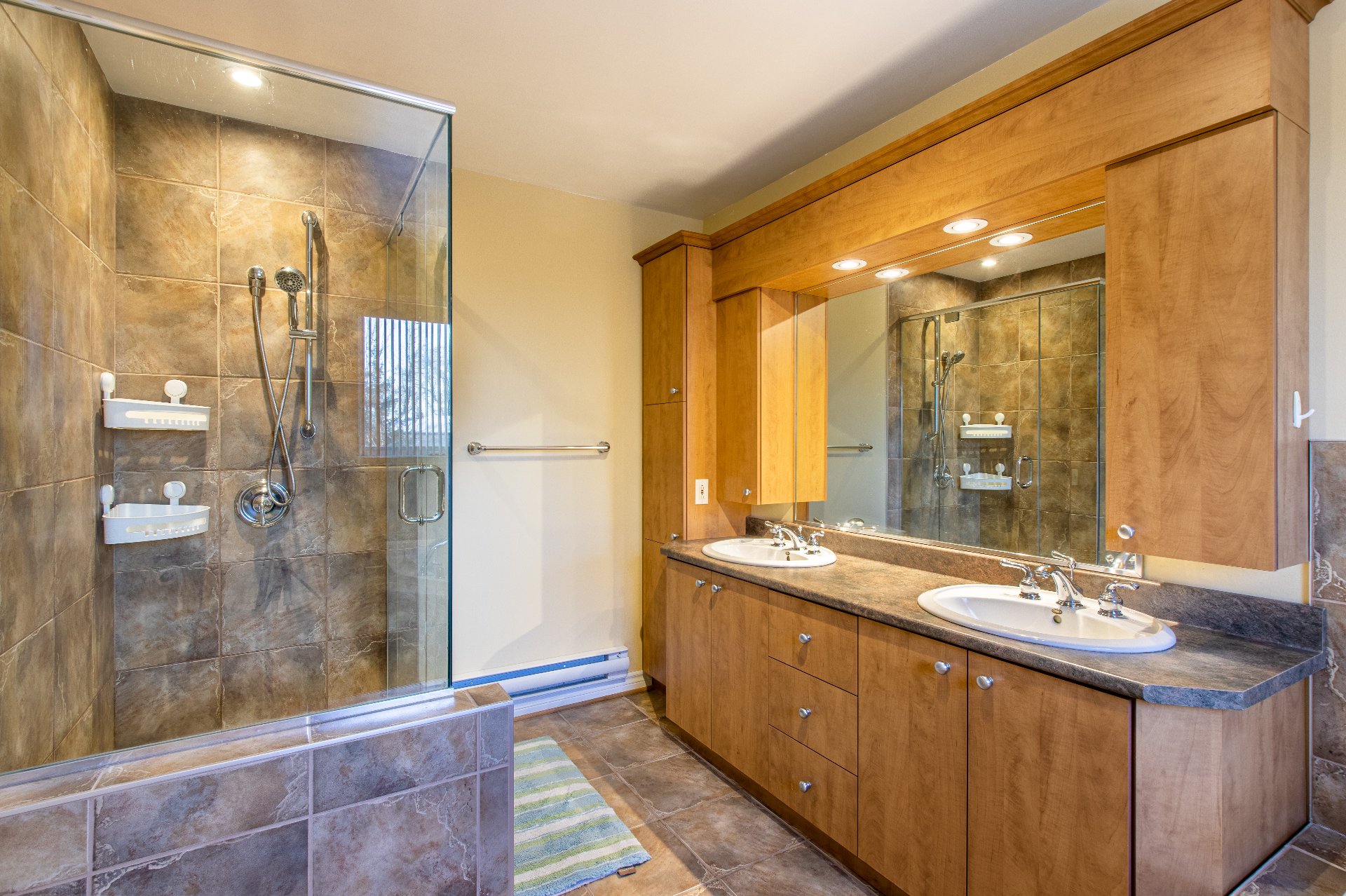 Ensuite bathroom