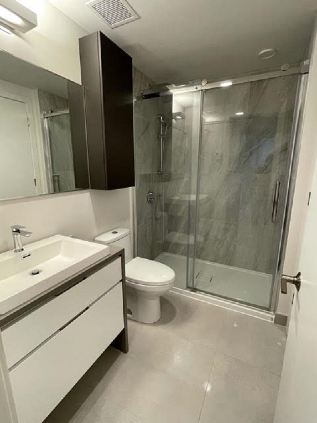 Ensuite bathroom