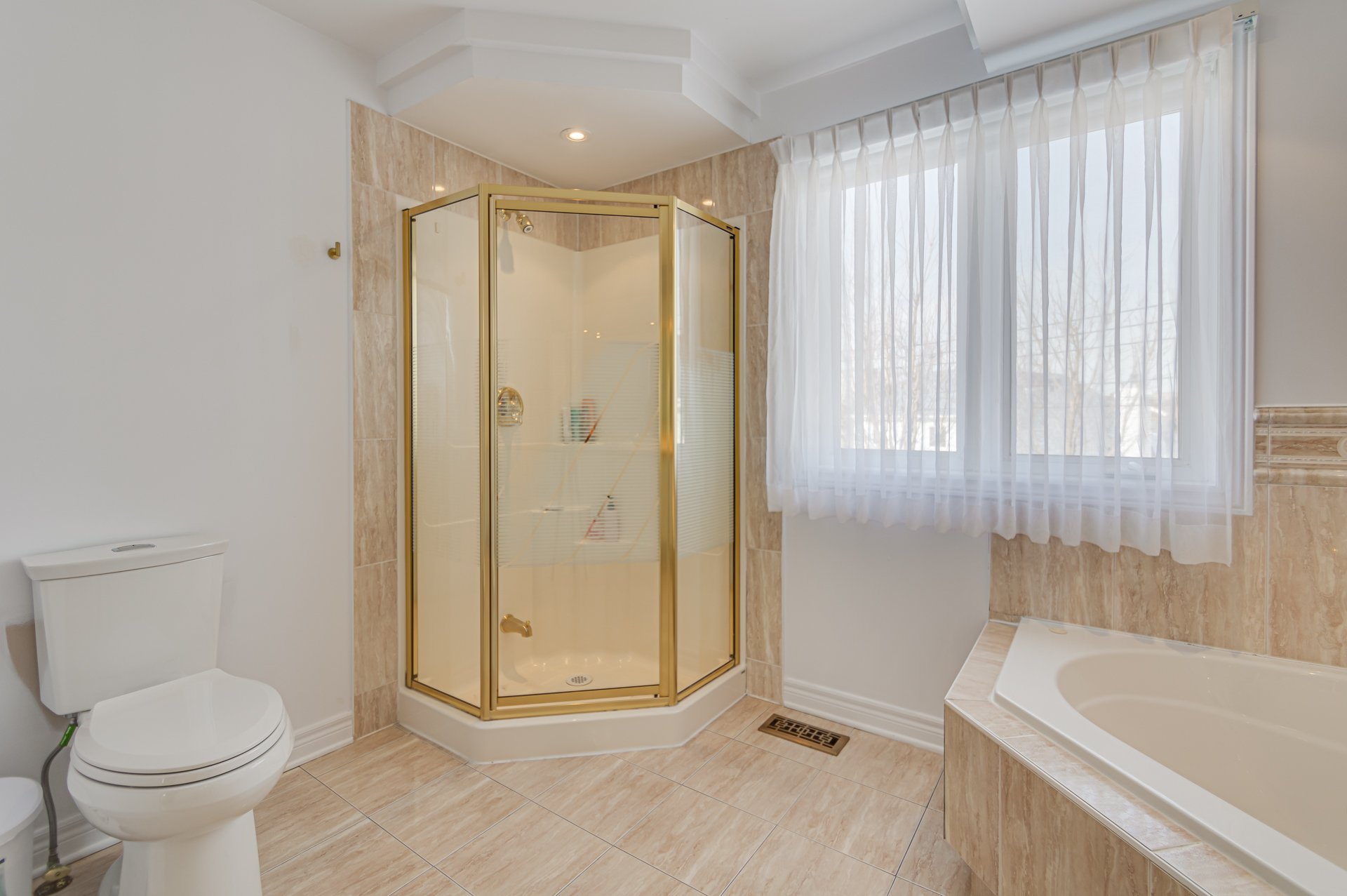 Ensuite bathroom