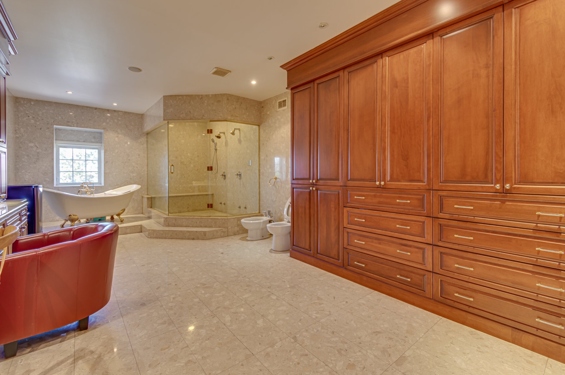 Ensuite bathroom