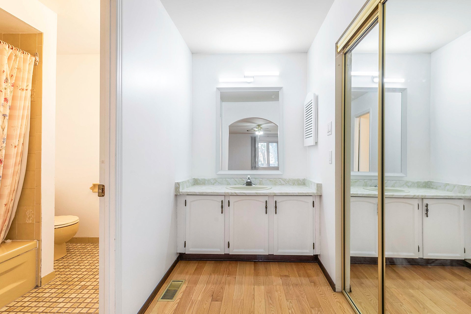 Ensuite bathroom
