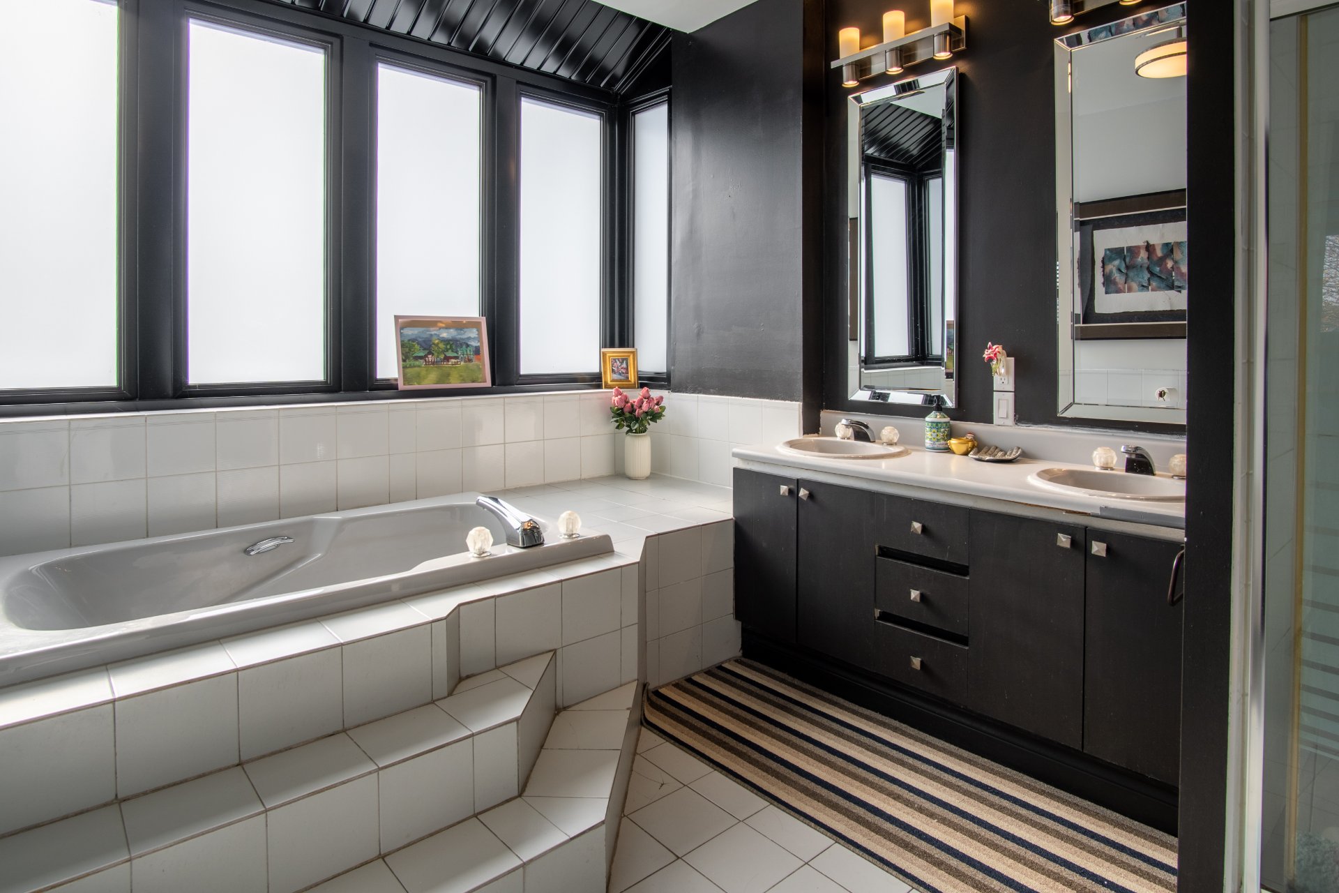 Ensuite bathroom