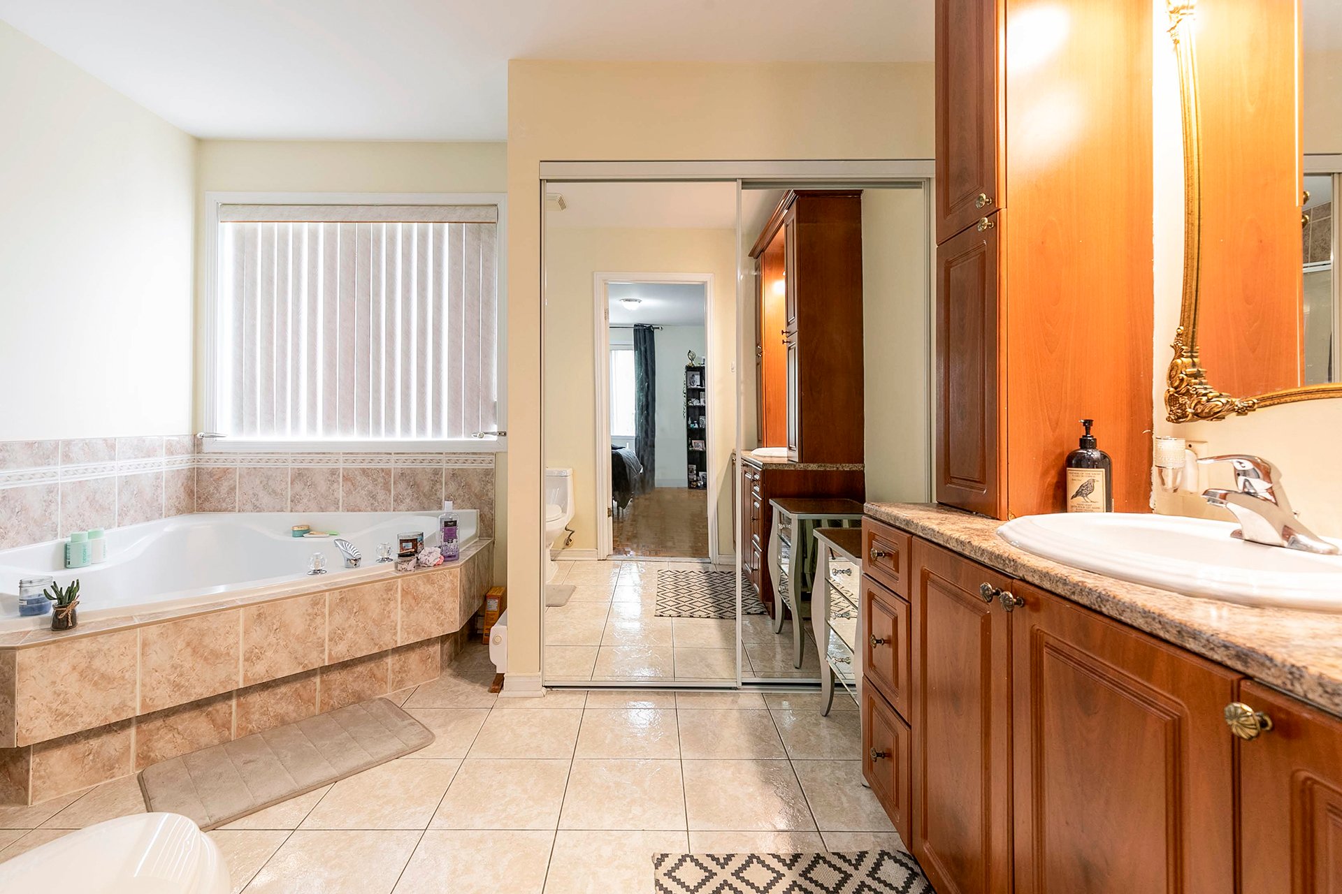Ensuite bathroom