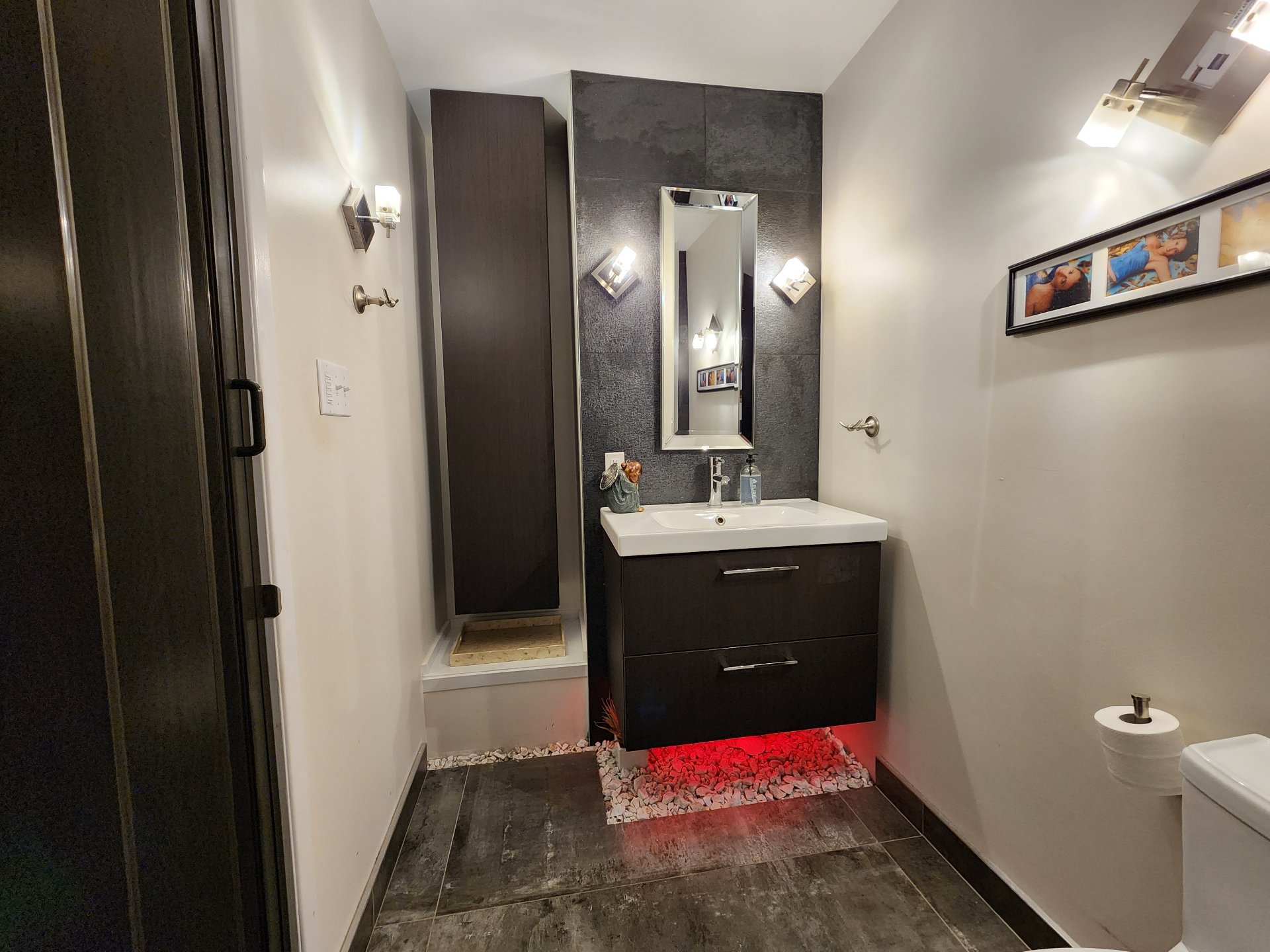 Ensuite bathroom