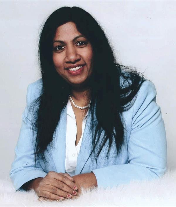 Flora Almeida Marlow