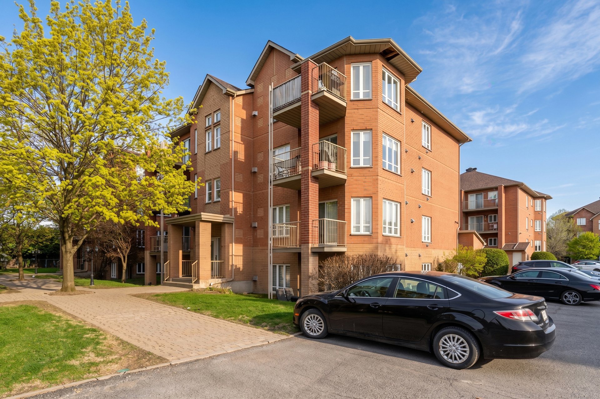 357 Rue Lucien-Milette #201, Longueuil (Saint-Hubert), QC, J3Y9H1