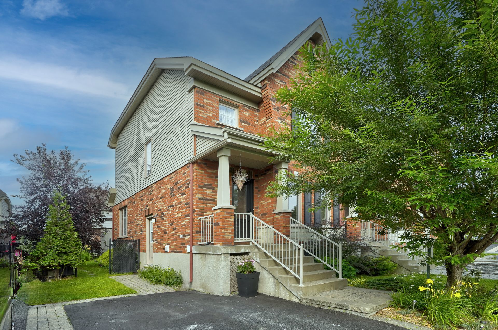 3413 Rue des Coliades, Longueuil (Saint-Hubert), QC, J3Y0G9