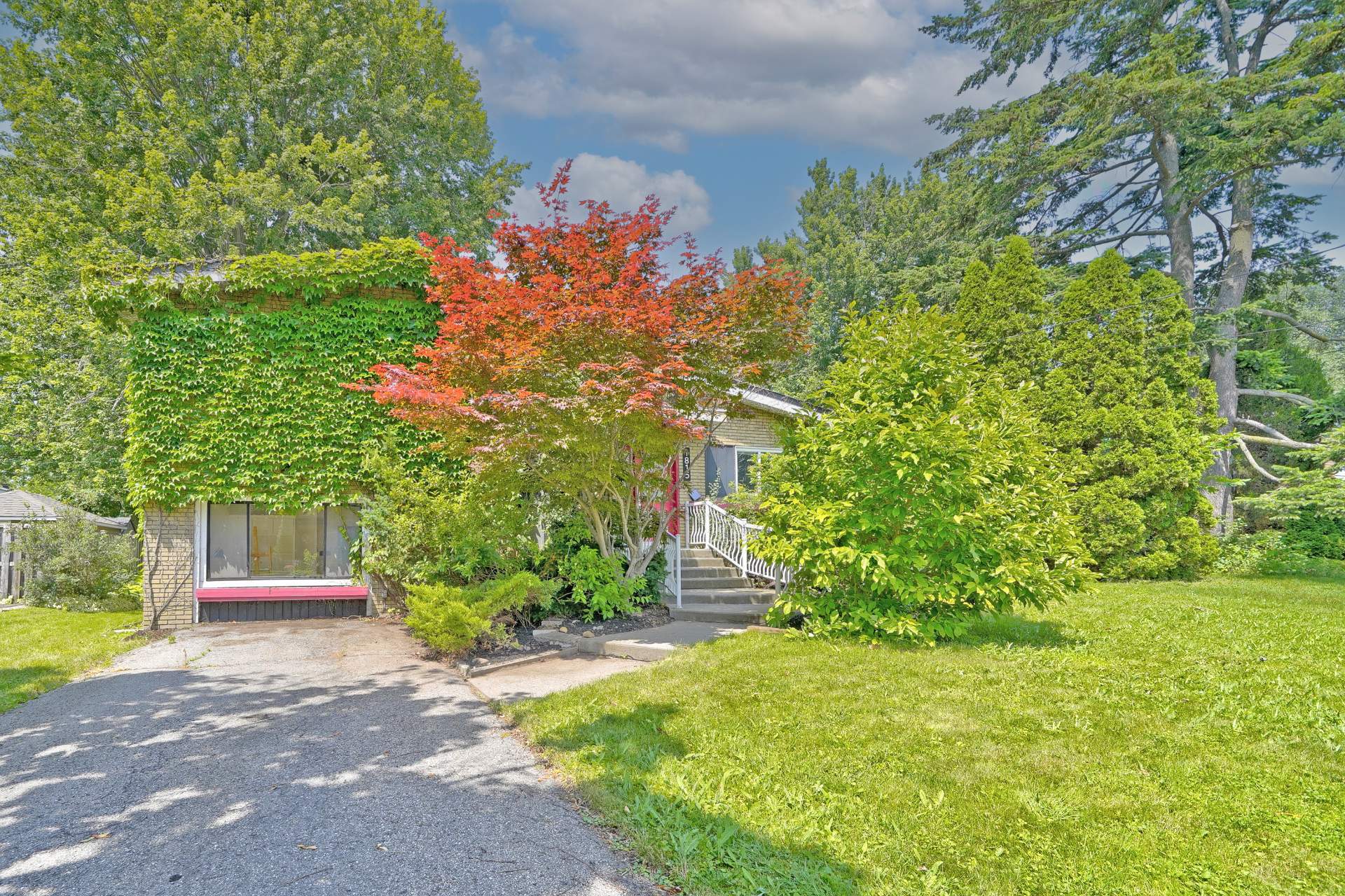 1815 Av. Dawson, Dorval, QC, H9S1Z2