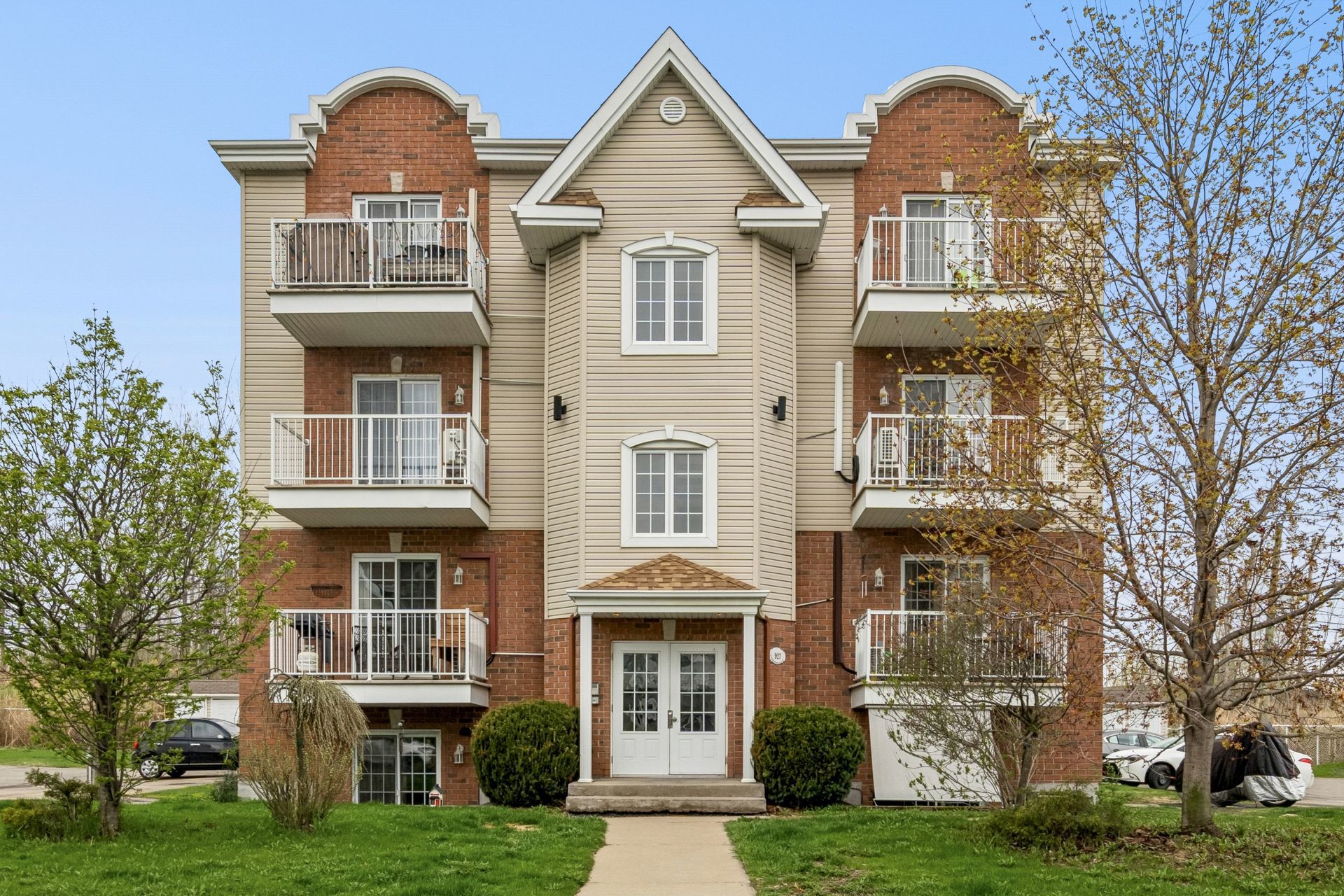 927 Rue de Clichy #202, Vaudreuil-Dorion, QC, J7V0A2